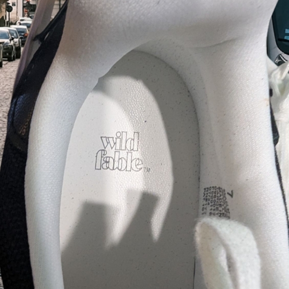 NWT Wild Fable Black And White Sneakers Size 7 - Picture 7 of 8